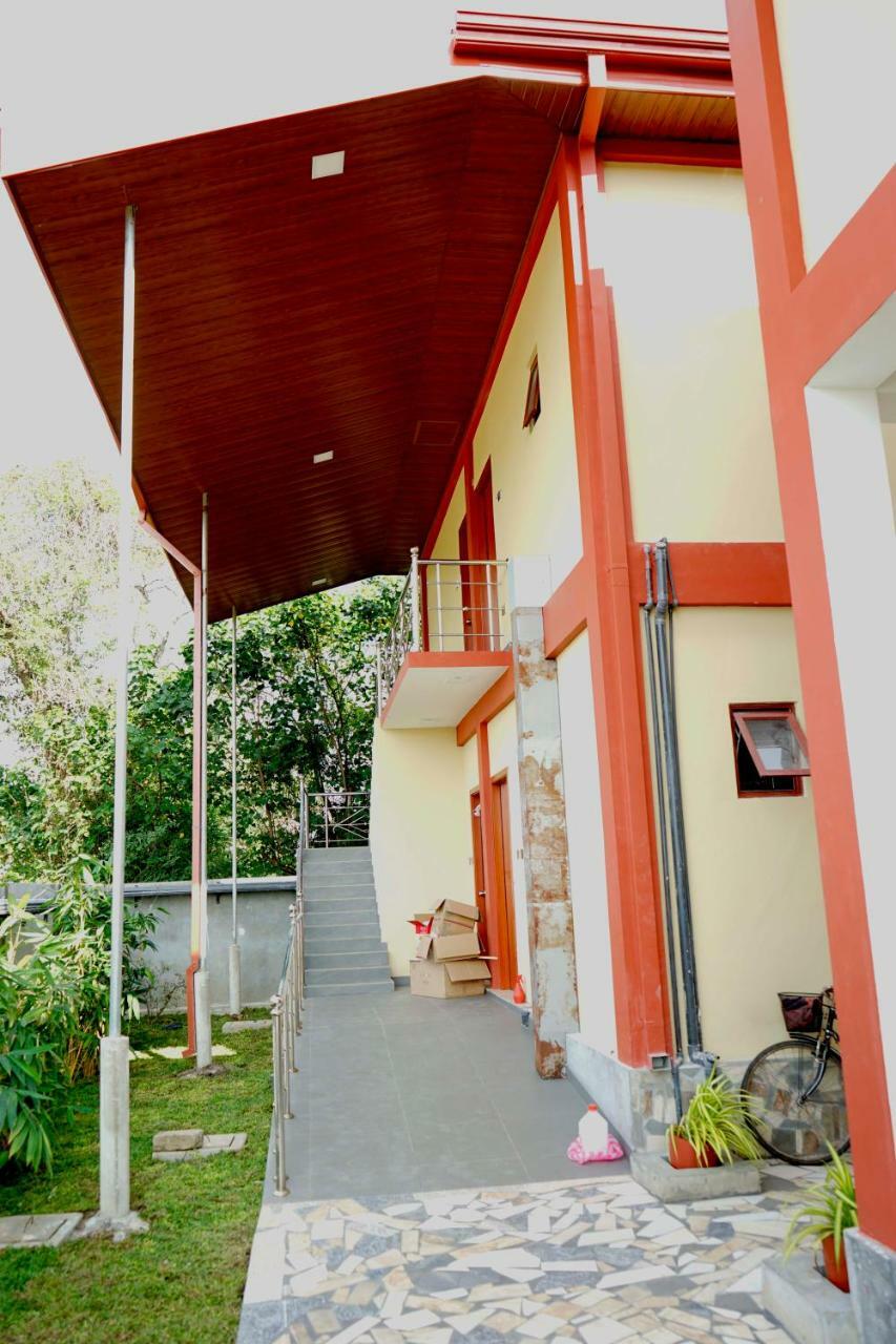 Rj Mahaal Hotel Kilinochchi Εξωτερικό φωτογραφία