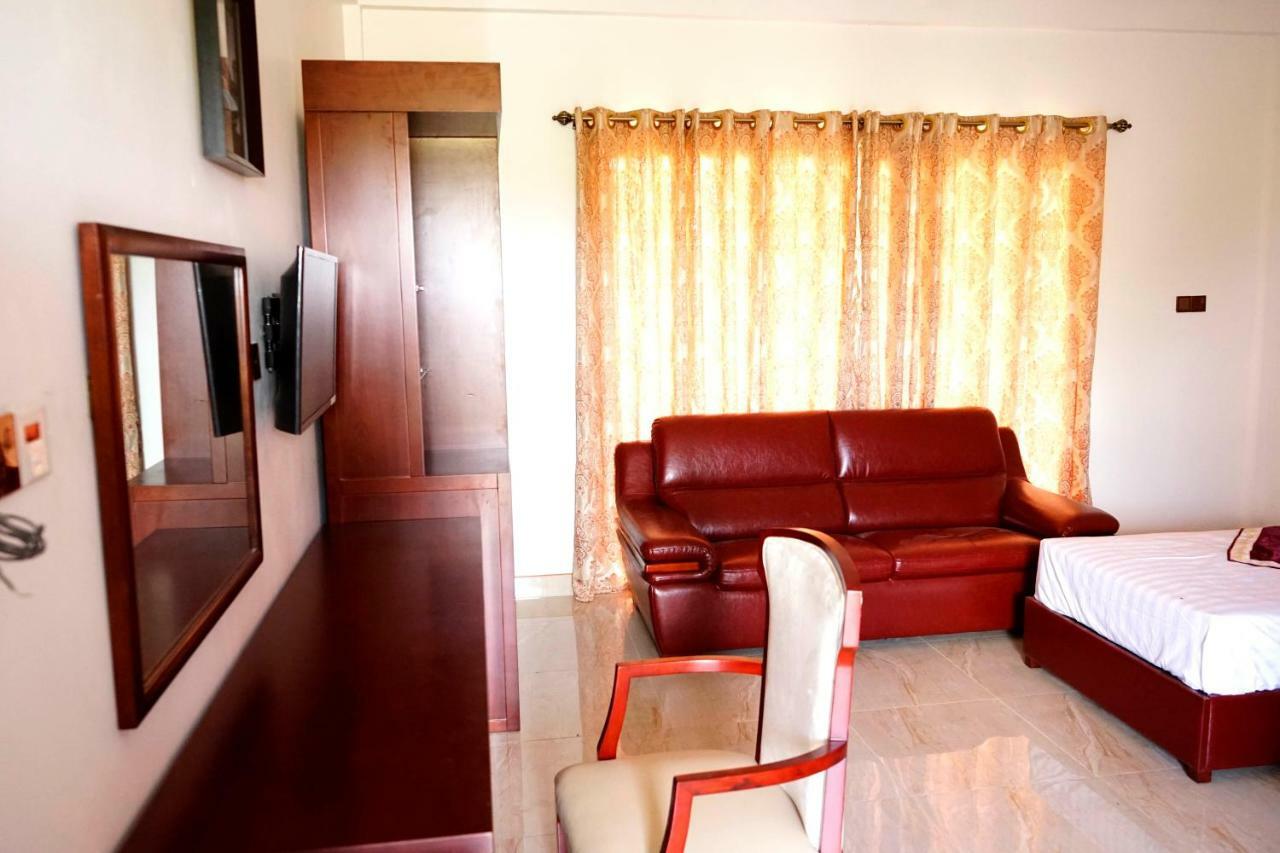 Rj Mahaal Hotel Kilinochchi Εξωτερικό φωτογραφία